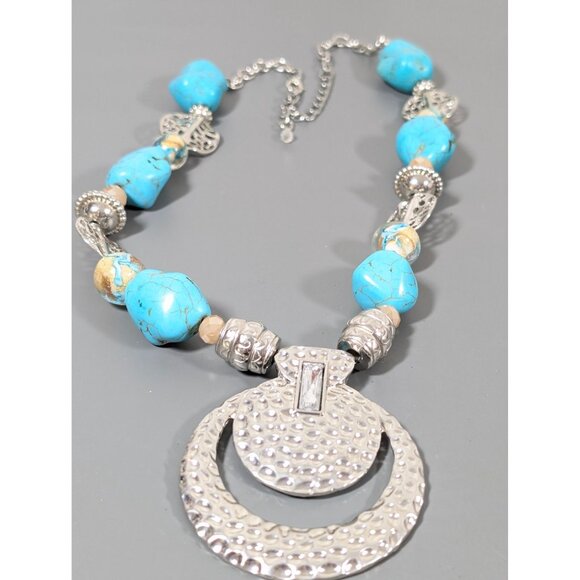 Southwestern Boho Faux Turquoise Glass Hammered Statement Necklace 22" - Picture 3 of 10